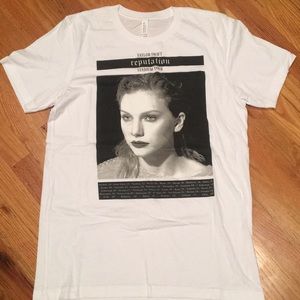 Taylor Swift Reputation stadium tour T-shirt!